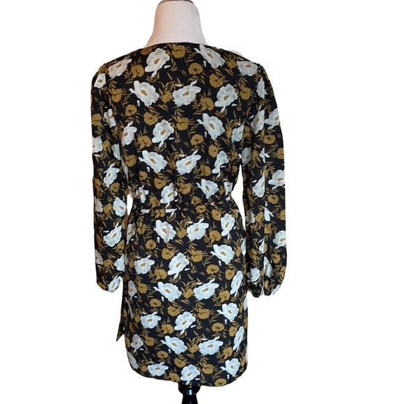 Sugarlips Dress - Picture 3 of 7